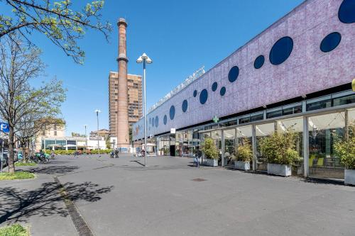 Spacious Modern Family Apartment Near Metro