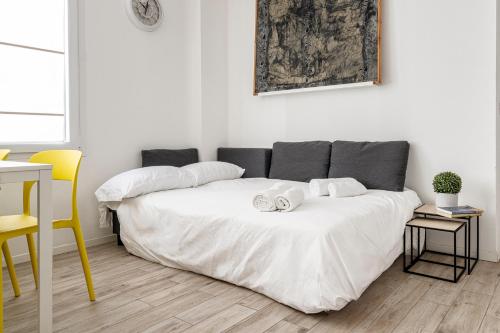 Spacious Modern Family Apartment Near Metro