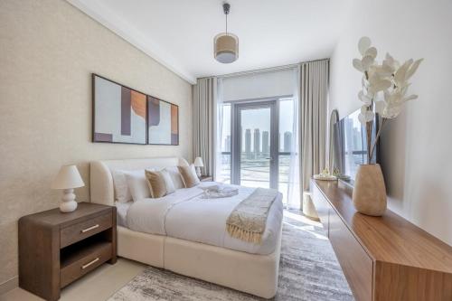 Spacious 2BR in Radiant Bay, AlReem