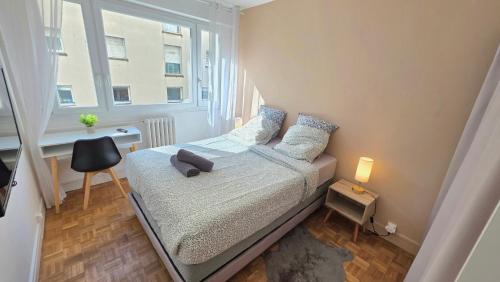 Le Repaire - Hyper centre, 3 ch, balcon et parking