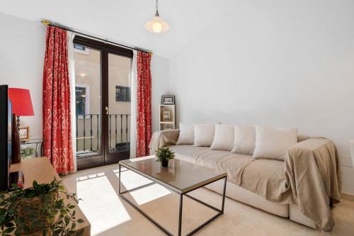 Céntrico Apartamento en Calle Carreteria - Malaga