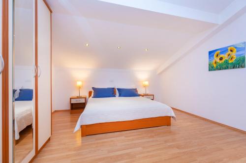 Vila Dalmare Sea View Apartment with Huge Balcony