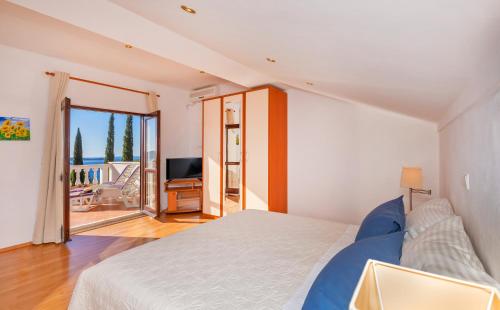 Vila Dalmare Sea View Apartment with Huge Balcony