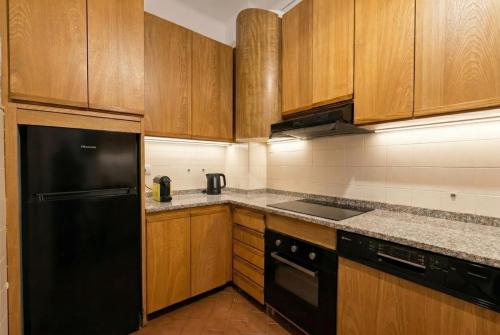 Spacious Modern Apt AC Close to Metro
