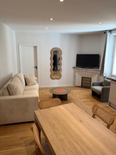 #102 Heart of Vieil Antibes - Place Nationale-High-End Newly Renovated & Furnished Appartment photo 8