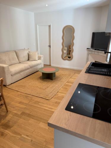 #102 Heart of Vieil Antibes - Place Nationale-High-End Newly Renovated & Furnished Appartment photo 11