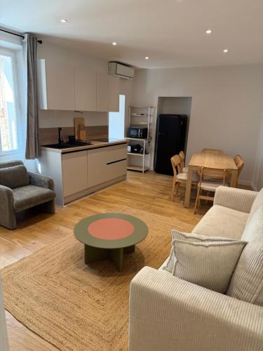 #102 Heart of Vieil Antibes - Place Nationale-High-End Newly Renovated & Furnished Appartment photo 14