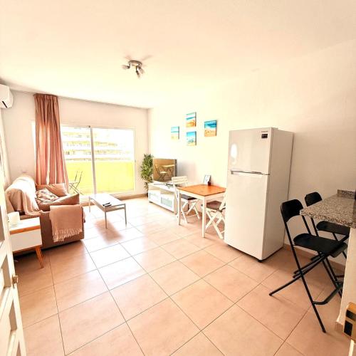 Benalbeach Apartment with Sea & Garden View