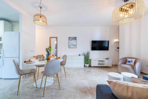 797 HOLIDAY RENTALS-El patio andaluz en la carihuela 1 min playa