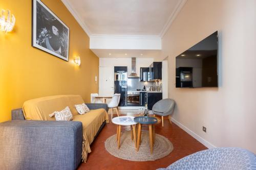 Stylish central Cannes apartment 2 min from Beach