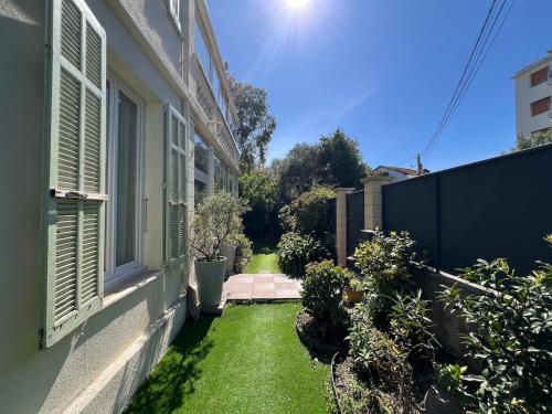 Peaceful Villa Walk to Antibes Beaches