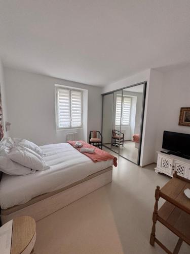 L'Arbois Grand Hôtel YourHostHelper