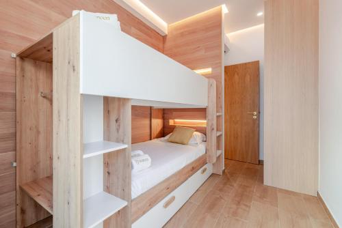 Sandora Breeze - Calm Stay Near Beach & Old Town