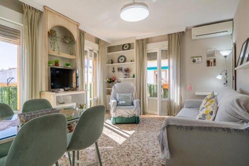 Cozy Retreat with Patio Steps from Alcázar