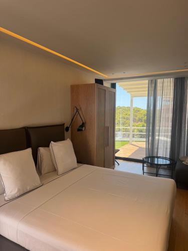 Athens Riviera Suite
