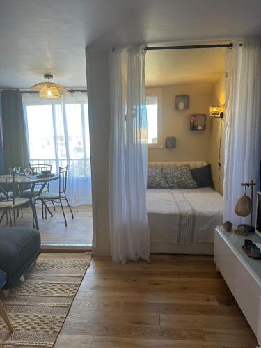 Studio l'Avant Port proche plage, parking, rénové