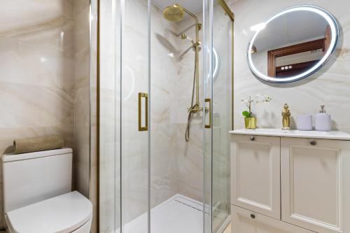 Beach And Relax Flexible 3BR APT and Parking 2 to 5 Guests