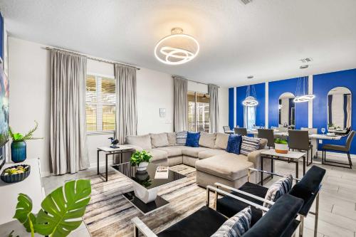 Upstay ChampionsGate 9BR Villa with Pool & Cinema photo 4