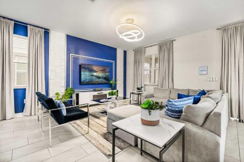 Upstay ChampionsGate 9BR Villa with Pool & Cinema photo 14