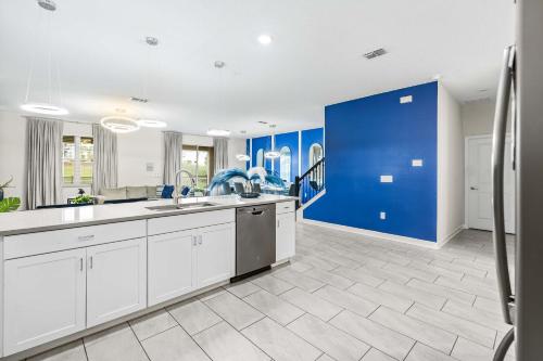 Upstay ChampionsGate 9BR Villa with Pool & Cinema photo 18