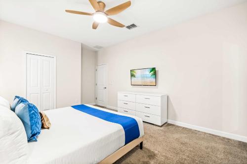 Upstay ChampionsGate 9BR Villa with Pool & Cinema photo 27