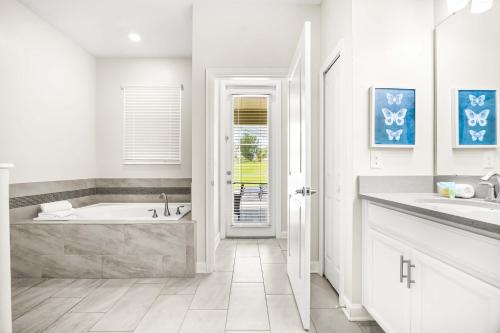 Upstay ChampionsGate 9BR Villa with Pool & Cinema photo 28