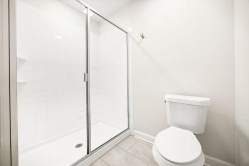 Upstay ChampionsGate 9BR Villa with Pool & Cinema photo 33