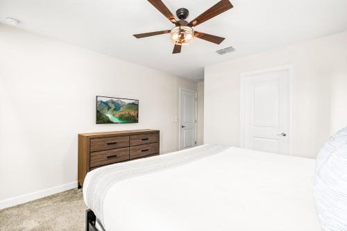 Upstay ChampionsGate 9BR Villa with Pool & Cinema photo 48