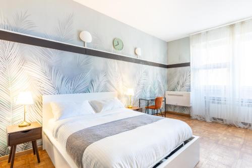 Torre Velasca - Duomo 5 min walk - 2 Bedrooms with 2 Bathrooms