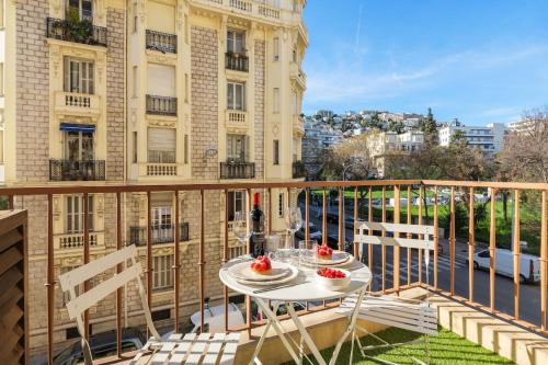 Charme niçois, 15min de la mer, 3 chambres, climatisation, terrasse