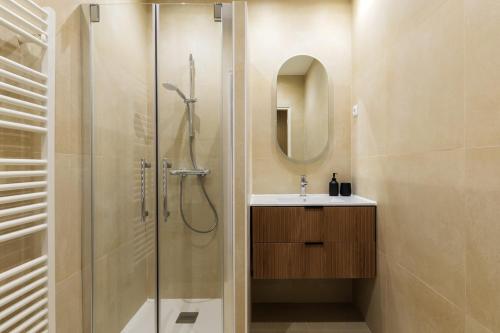 Charme niçois, 15min de la mer, 3 chambres, climatisation, terrasse