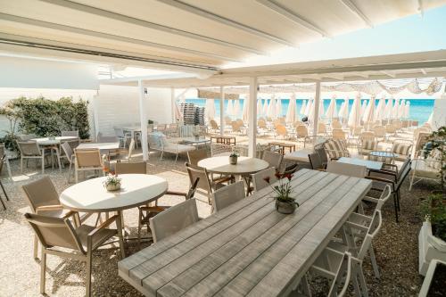 Restaurant o un lloc per menjar a Hotel Mavridis