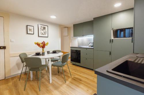 Clérigos Charming Apartments by Hosty