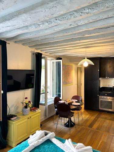 Cozy Stay near LOUVRE & St Germain Près Aldaro