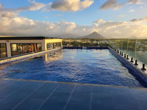 2 Bed 9 mins walk from beach