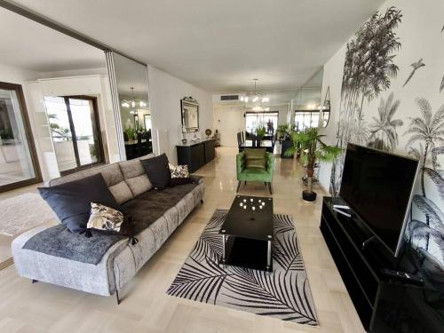Cannes Croisette - Appartement 3 Pièces Résidence GRAY D'ALBION