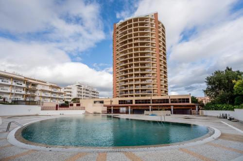 ESTUDIO LD a 350m da Praia da Rocha , Piscina, Garagem