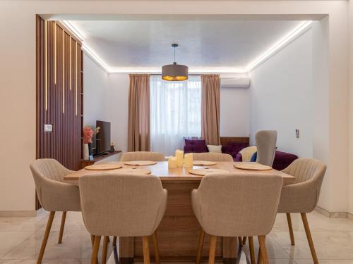 Foto New High End Modern Bright 2BR Top Center Sofia 1