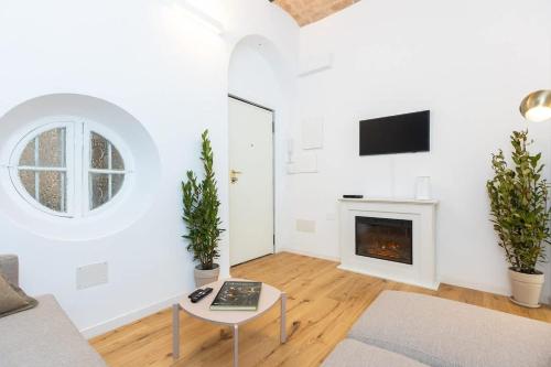 Casa d'artista con soffitti d'epoca vicino Termini
