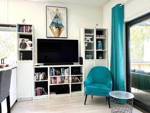 Stylish 1BR Marina Park - Pool & Loggia, centrally located