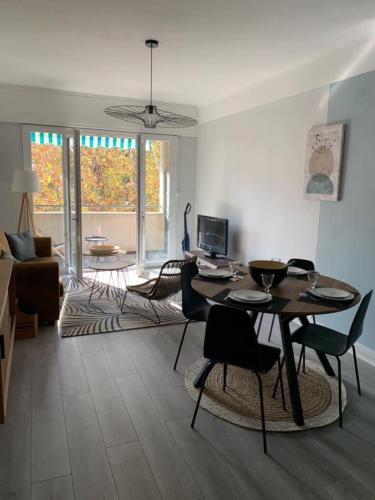Le Delfino - Stunning T3 Balcony and Private Parking - Nice Port Riquier