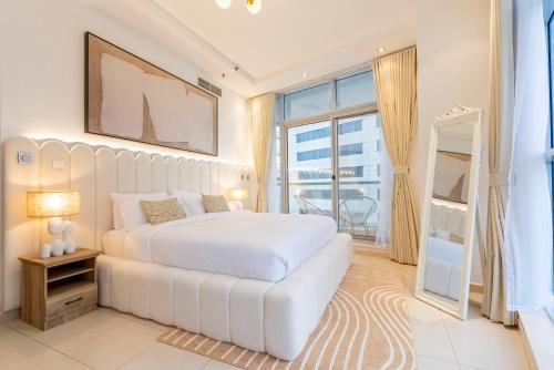 SkyView Signature 2BR - Ain Eye, Marina & Palm view