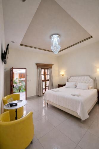 GRAN HOTEL VICTORIA — Photo of the whole room