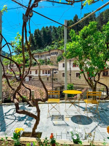 Nika's Guest House