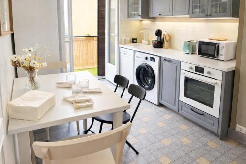 Bel appartement lumineux et calme à 10min à pied du centre Aix avec parking et Air conditionné