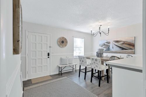 Pickleball Pool & Private Patio Pet OK Near All photo 16