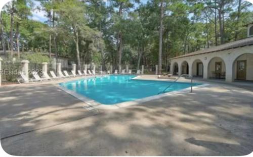 On Island | Pool | Tennis | Pet Friendly | Parking photo 5