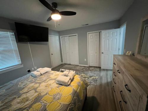 On Island | Pool | Tennis | Pet Friendly | Parking photo 14