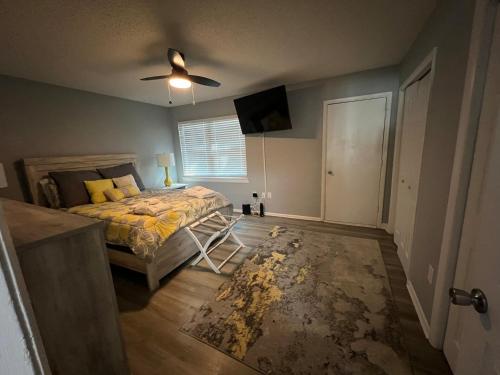 On Island | Pool | Tennis | Pet Friendly | Parking photo 9
