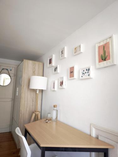 Private Bedrooms in a Shared House, 5th floor, Praça Camões in Bairro Alto